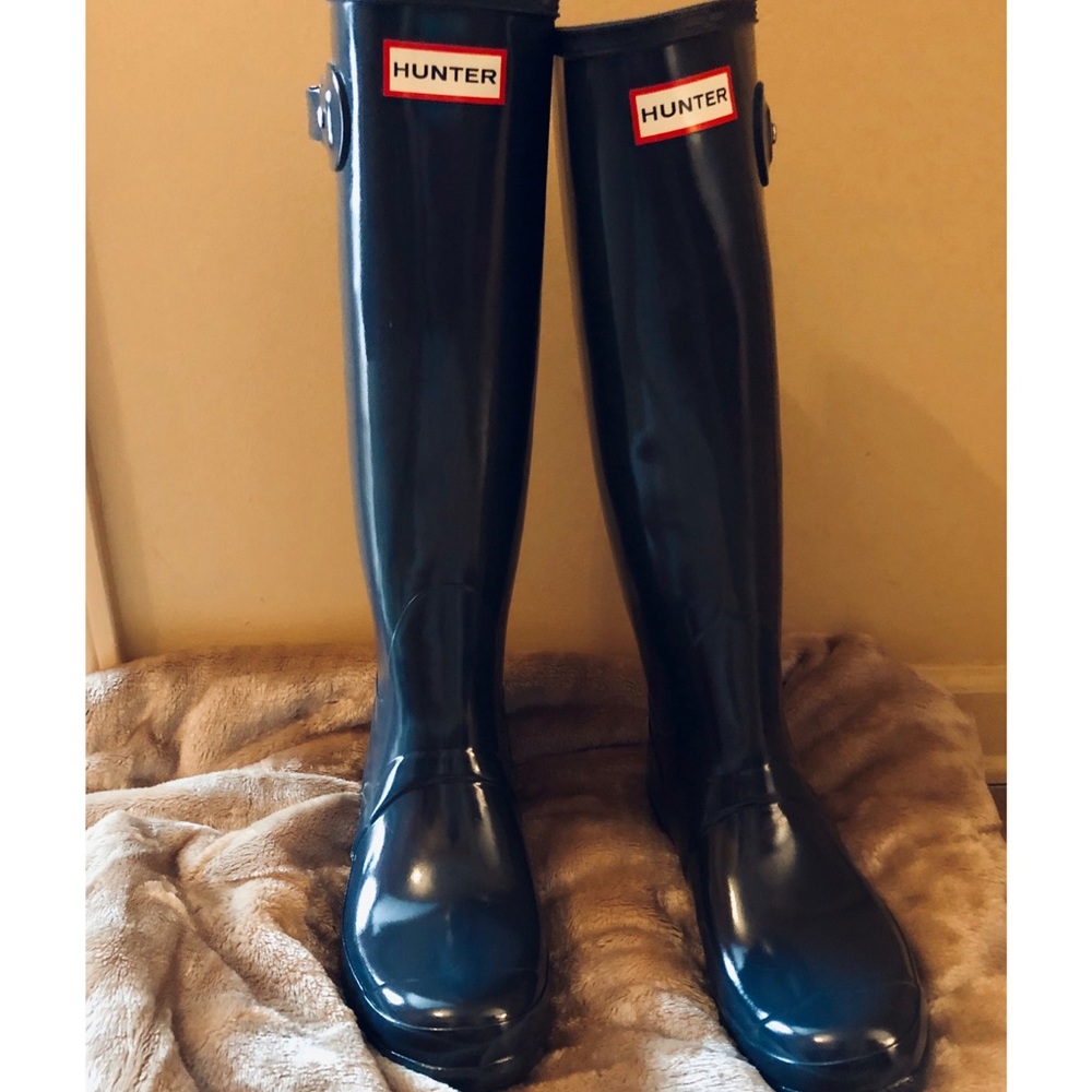 WOMEN’S SIZE 8, TALL DARK SLATE HUNTER RAIN BOOTS